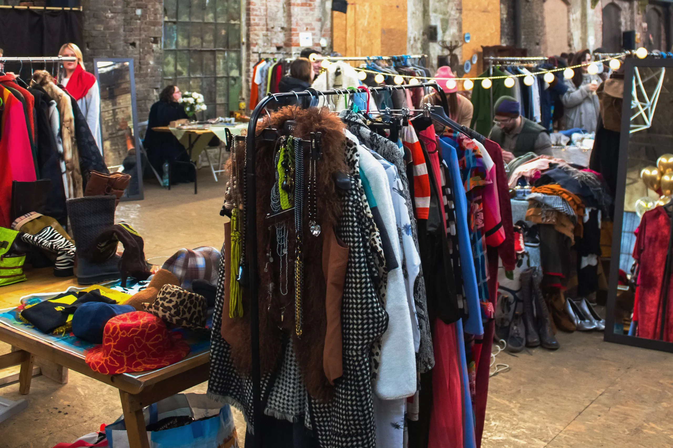 CoolGirlThrift CoolGirlThrift